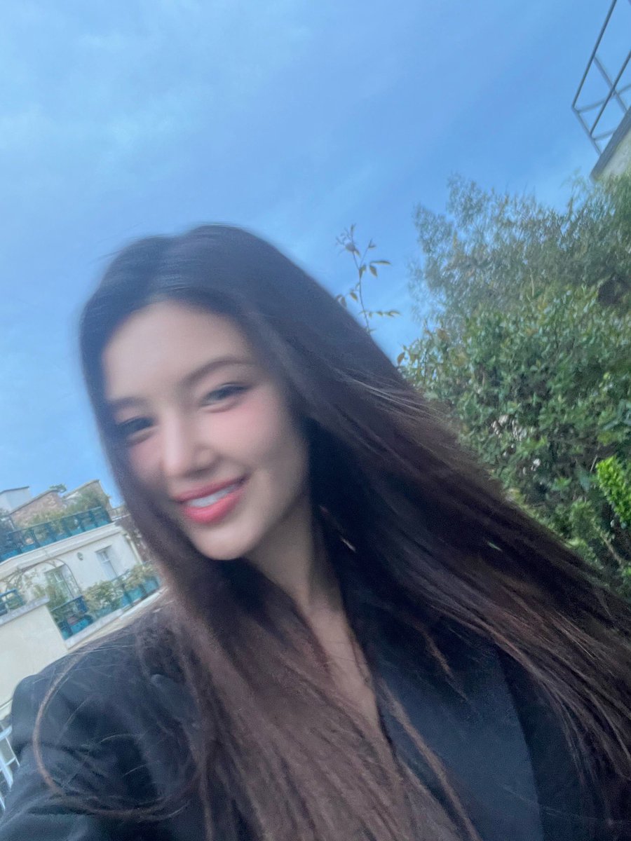 newjiram's tweet photo. BRING THE PEOPLE’S PRINCESS BACK TO PARIS https://t.co/DOrxBGm8MF