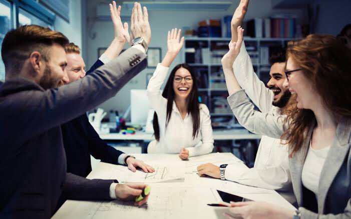SpashEducation's tweet photo. Principals are taking steps to support the wellbeing of IB programme coordinators and leadership teams. New to the role, or experienced practitioners, both benefit from mentorship and/or partnership. A one off session, or scheduled discussions can make all the difference. Splash https://t.co/bUSSq6lkPX