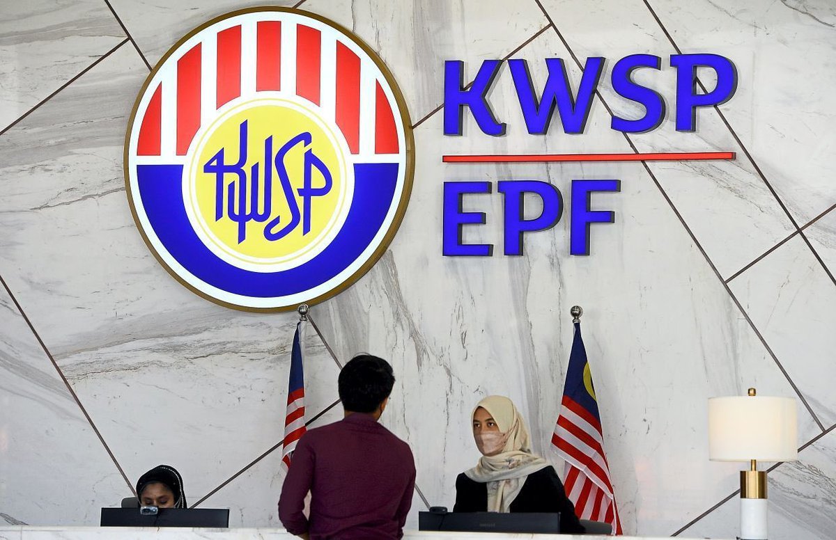 muain900's tweet photo. 📈 KWSP catat jumlah pendapatan boleh agih sebanyak RM19.2 B untuk suku pertama berakhir 31 Mac 2024, naik 33.1 % daripada RM14.42 B bagi tempoh sama 2023

📈 Keseluruhan aset pelaburan KWSP setakat Mac 2024 meningkat kepada RM1.19 T, pelaburan luar negara menyumbang 38 % https://t.co/WJQHyoaiUl