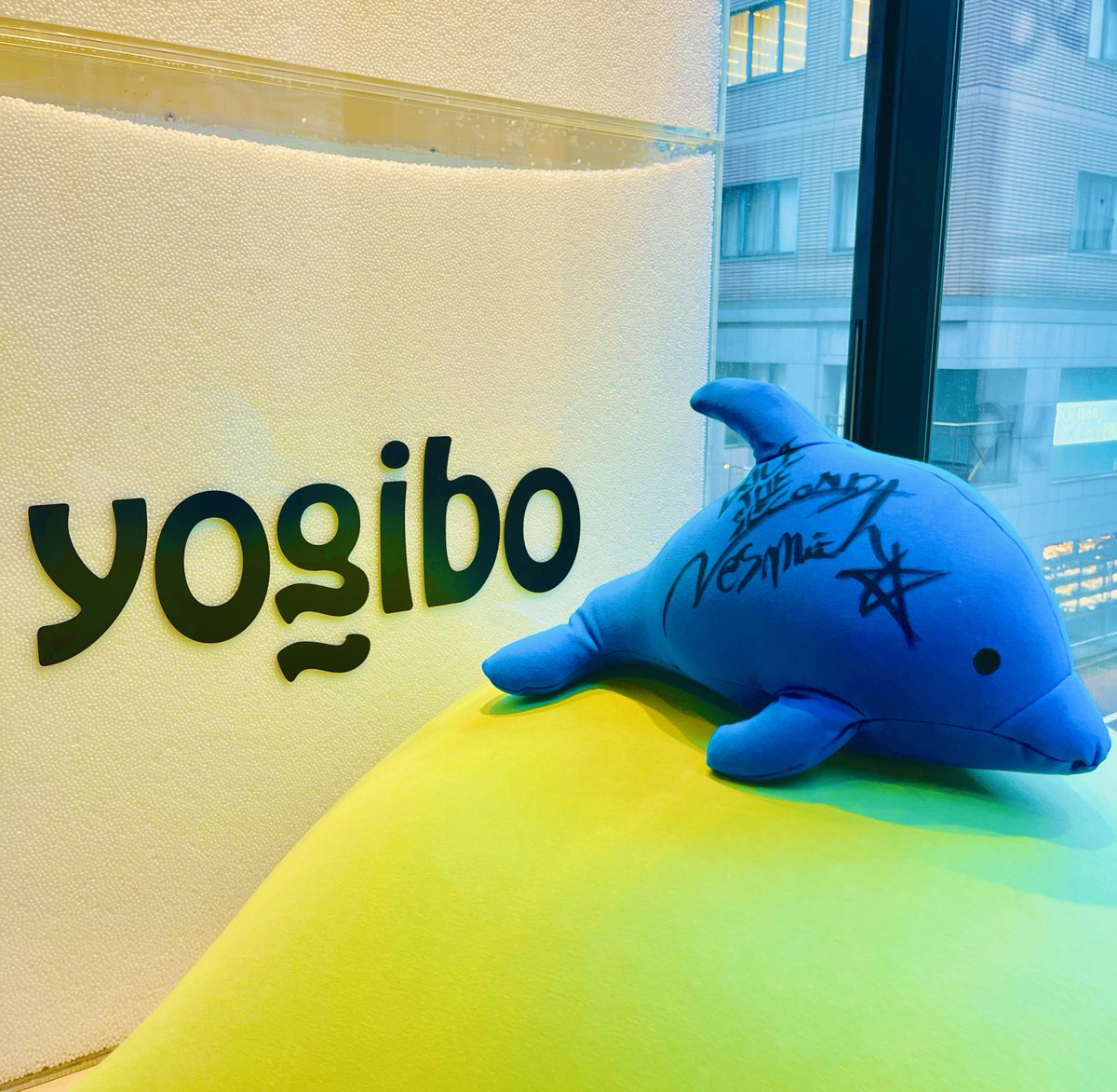yogibojapan's tweet image. ／
Yogibo presents FREE STUDIO #39
フォロー＆リポストキャンペーン🎤
＼
#NESMITH ( @ex_nes_official )さんのサイン入りYogibo Mateを抽選で1名様に #プレゼント🎁

▼応募方法
① @yogibojapan をフォロー
②この投稿をリポスト 6/18(火)23:59〆

📺TVerで見逃し配信中
tver.jp/episodes/epofh…