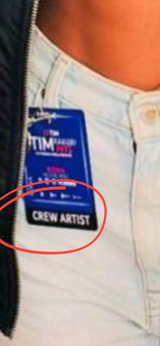 Crew artist perché lei è la sua prima assistente, manager, social media manager, fidanzata, styler, makeup artist …