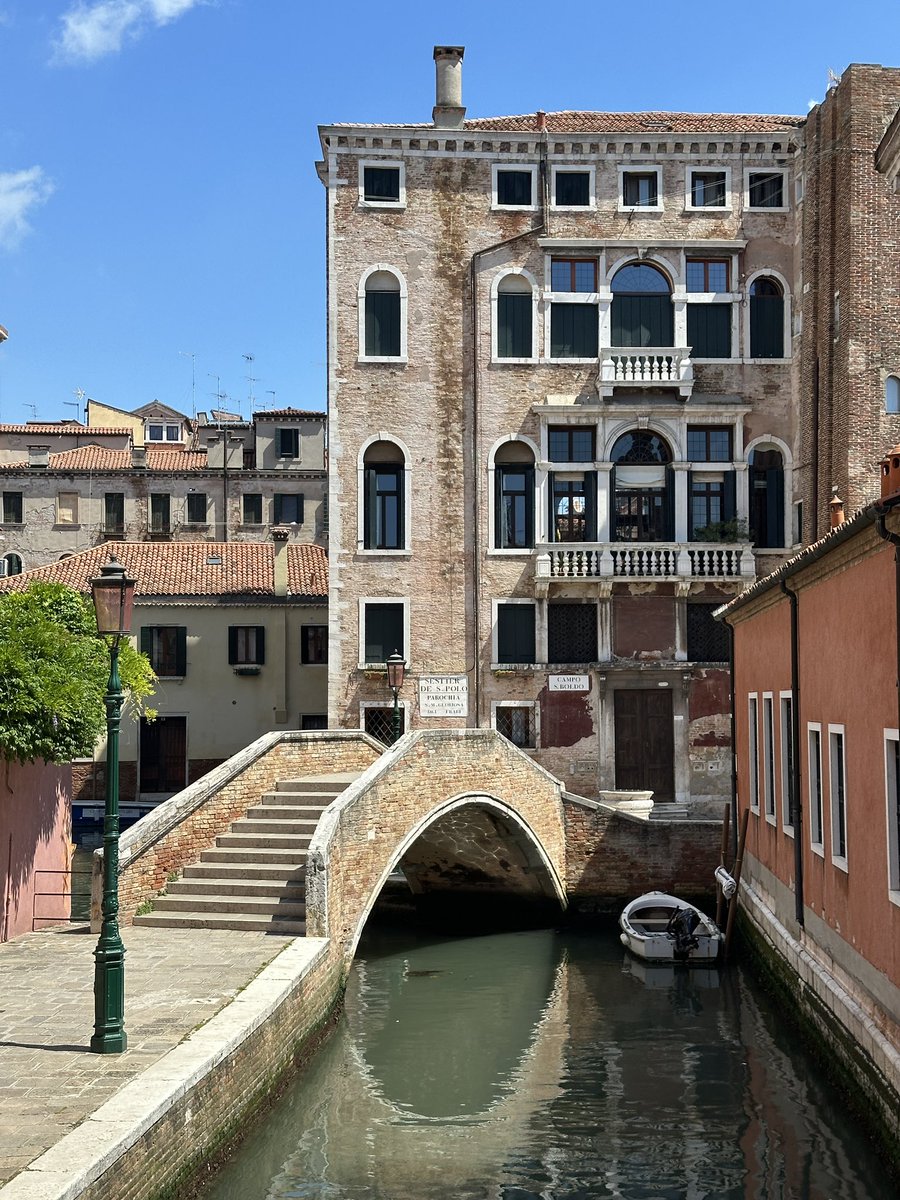 teatrolafenice's tweet photo. 🌥 «L’Arte non può essere moderna, l’Arte appartiene all’eternità» (Egon Schiele, nato oggi nel 1890 a Tulln an der Donau). Buona giornata, amici!

#12giugno https://t.co/EOJsIu1Sjt