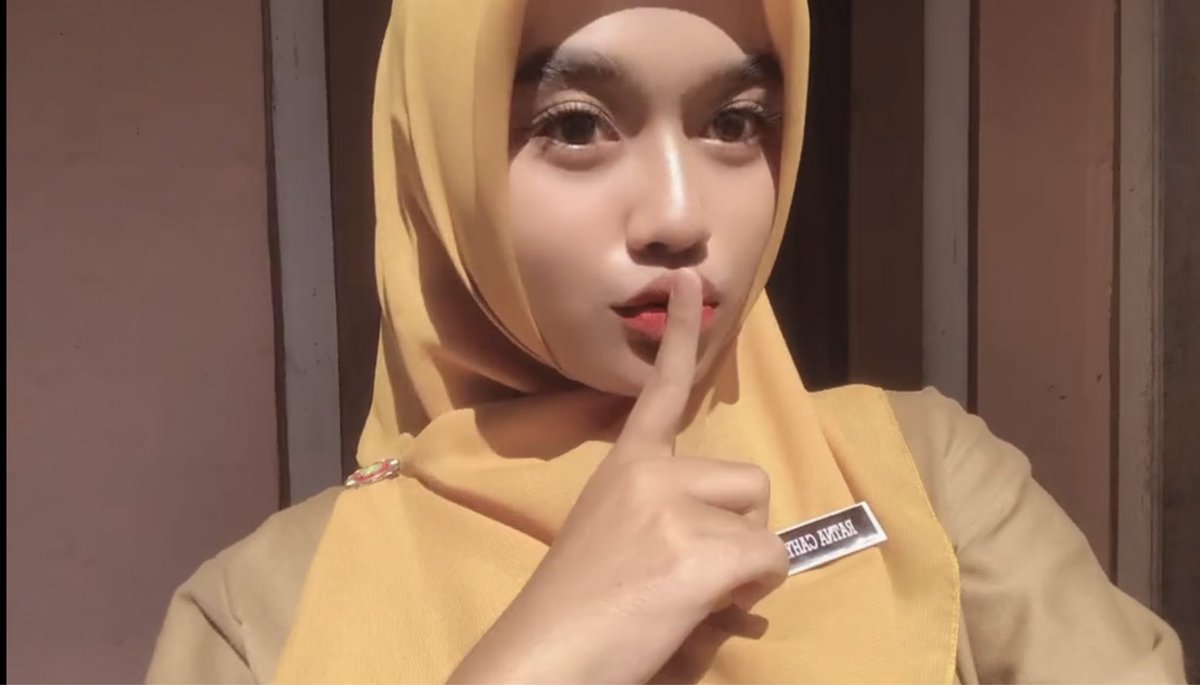 ratnadump's tweet photo. diem ya… 🤫 https://t.co/yOTe4vCCYY