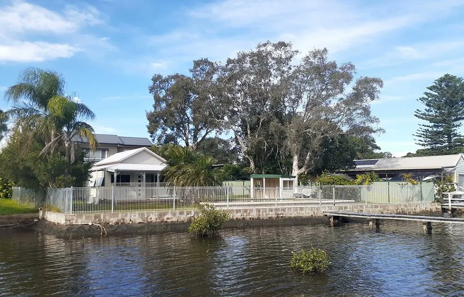 KennedCafe's tweet photo. Roaming around some of the scenic backstreets of Woy Woy - with very impressive backyard views, overlooking Brisbane Waters https://t.co/29aWdXnliW