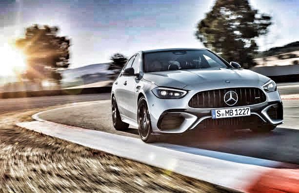 MarkJonesZA23's tweet photo. @MercedesBenz_SA AMG C63 S E Performance. It’s faster than you think. It’s easy to drive fast when the road is no longer straight. 500 kW and 1020 Nm of ballistic Sedan. This is not the old C63 S. Done!
#mercedesbenz #mercedesamg #AMG #c63s #EPerformance #fast #faster https://t.co/YKlObsPTtN