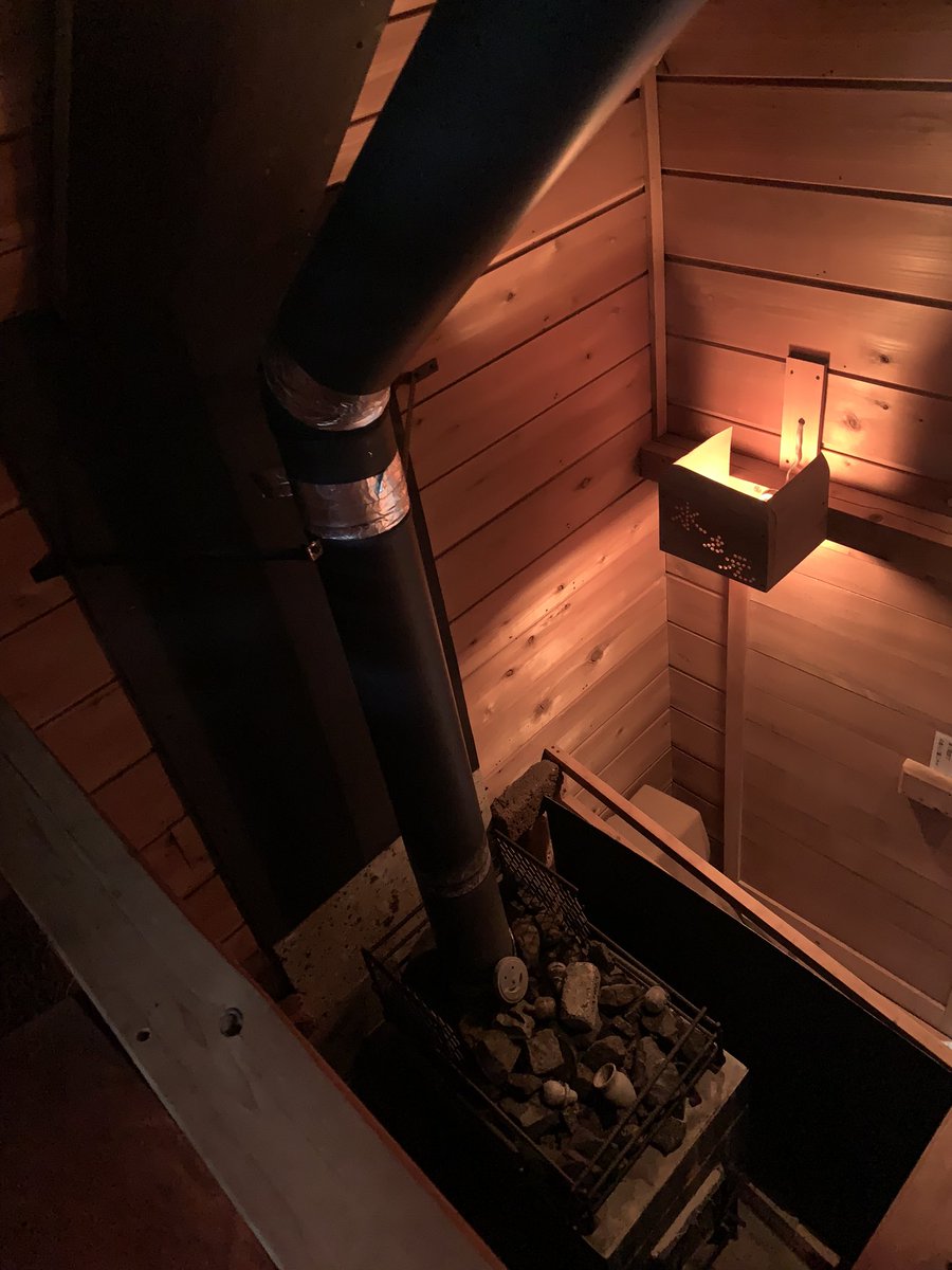birdsaunas's tweet photo. 先週末は山梨県の道志にある水之元キャンプ場さんのサウナ堂にお邪魔してきました🐤
初めてのアウトドアサウナでしたが控えめに言って最高✨
95〜100℃のサ室に湧水の水風呂、インフィニティチェア完備で更に道志川にダイブまで出来る！
最高なサウナ体験だった…😇
#サウナ #山梨 #アウトドア https://t.co/VDkampuQyu