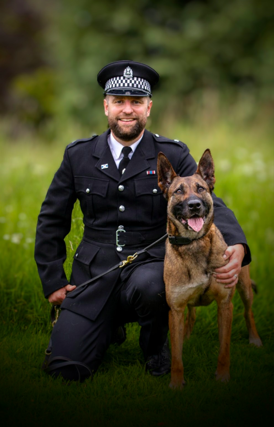 PSOSDogs's tweet image. #PDAmber and her handler got to work on Glenfarg, Perthshire last night after a vulnerable, 16 year-old-female was reported missing. Amber got her nose to work and tracked through paths and woodland to find her. She was returned to her home safely; great job! #KeepingPeopleSafe