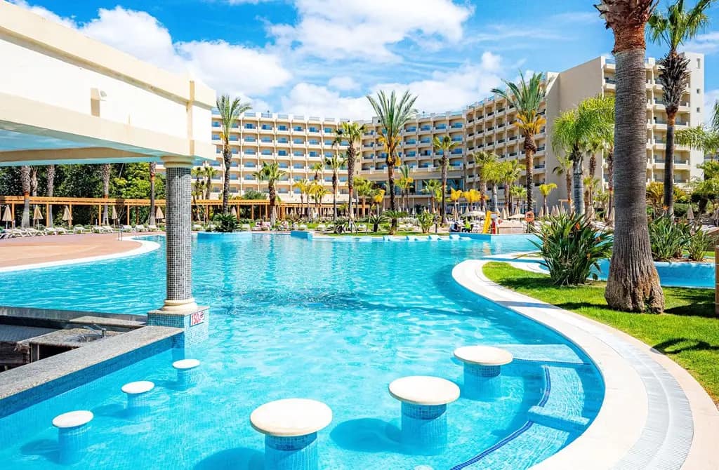 lancingtravel's tweet photo. Family All Inclusive Getaway to Albufeira - 4* 3HB Guarana hotel

🤩Check out this Amazing family holiday retreat to the Algarve🤩
🍦An all inclusive getaway to Albufeira

Stay at the 4🌟 3HB Guarana hotel, lo.....

 - View Further Details :: https://t.co/kcNfTOPoWg https://t.co/kBv0f669nN
