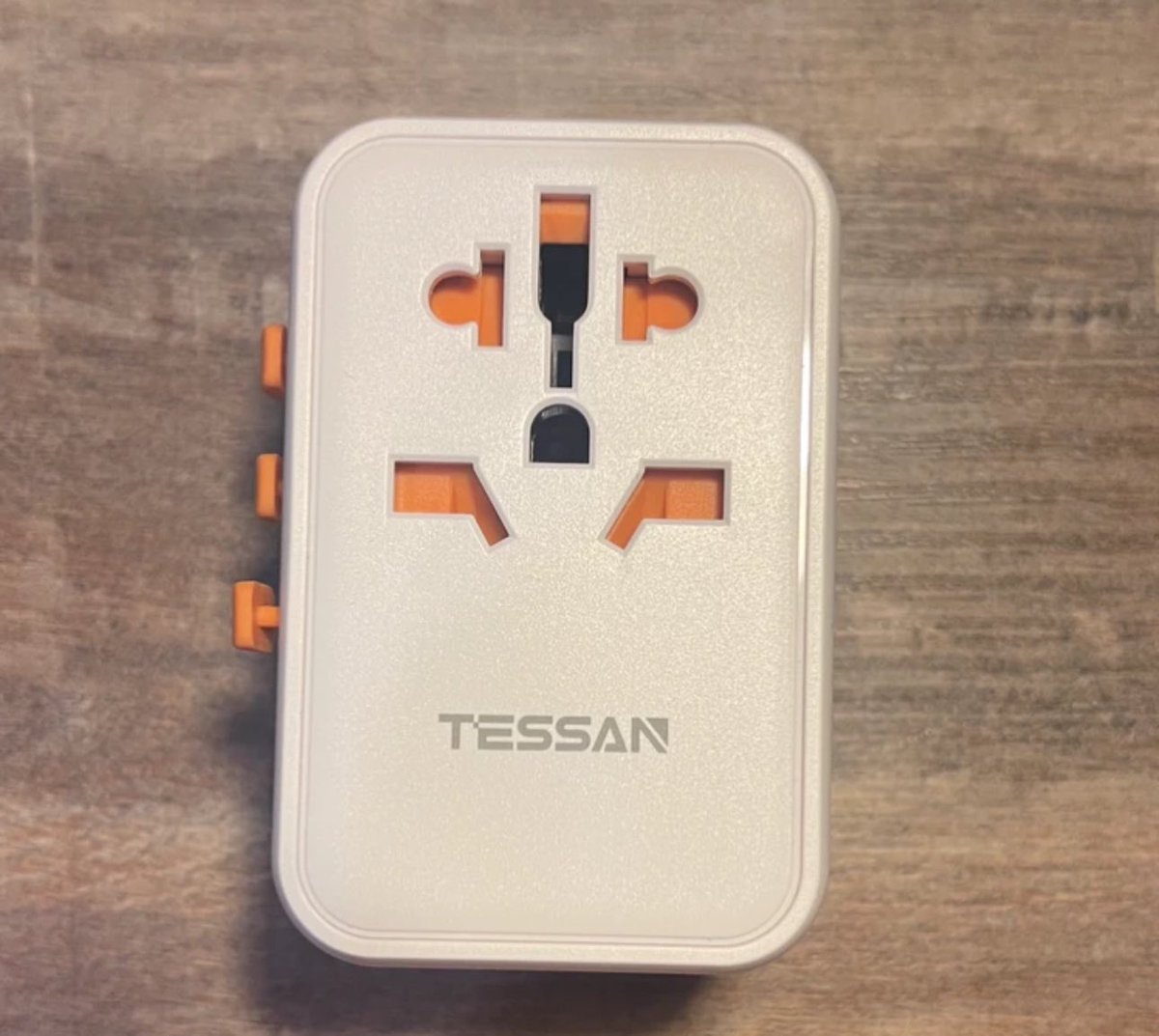 Catkatreview's tweet photo. ของต้องมี !!!

-TESSAN 3 Type C
-หัวแปลงปลั๊กไฟ Universal Travel Adapter
-ช่อง USB-C และ USB-A รุ่น 
สิ่งจำเป็นสำหรับการเดินทาง โคตรคุ้มมากก

#ของเด็ดแอปส้ม #ของเด็ดแอพส้ม #ของใช้ #ของใช้ในบ้าน 

https://t.co/CBlfW8Qu02 https://t.co/XupJkTEhLn