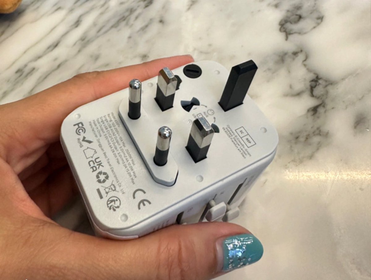 Catkatreview's tweet photo. ของต้องมี !!!

-TESSAN 3 Type C
-หัวแปลงปลั๊กไฟ Universal Travel Adapter
-ช่อง USB-C และ USB-A รุ่น 
สิ่งจำเป็นสำหรับการเดินทาง โคตรคุ้มมากก

#ของเด็ดแอปส้ม #ของเด็ดแอพส้ม #ของใช้ #ของใช้ในบ้าน 

https://t.co/CBlfW8Qu02 https://t.co/XupJkTEhLn