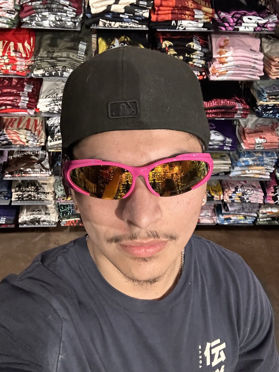 oGrizIy's tweet image. Playing some warzone with @kidohxo and @PapiChuloJaen come stop by and say hi:) 

twitch.tv/iamogrizly