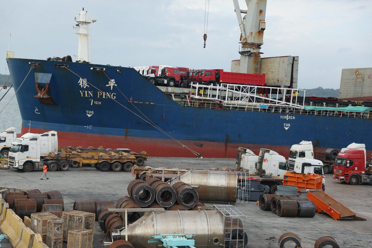 Kenya_Ports's tweet photo. Port performance outlook for the next #14days

A total of 45 vessels will call the Port of Mombasa in the next two weeks, with container vessels totaling 22, sixteen general cargo vessels, six car carriers and one oil tanker.

#14dayslist
#portoperations https://t.co/1Wq2YNaxJZ