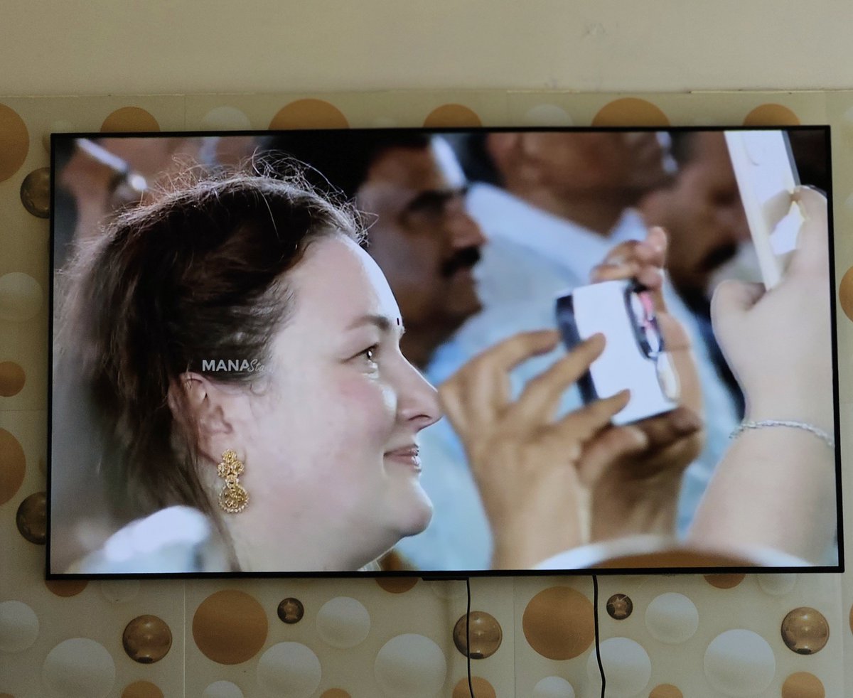 yskanth's tweet image. కొణిదల పవన్ కళ్యాణ్ అనే నేను 🔥

#PawanKalyanAneNenu 🌿🌿