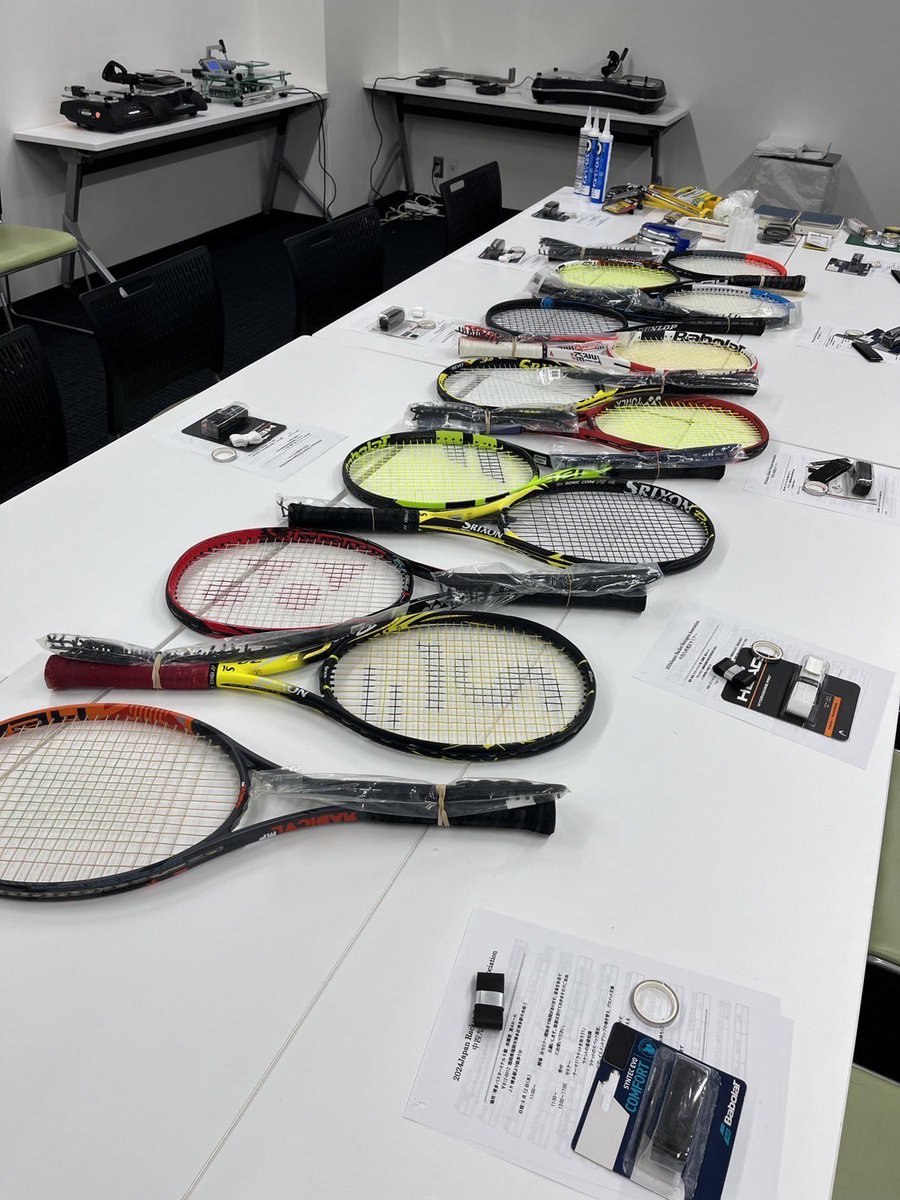 jrsa_official's tweet photo. JRSAにワークショップの季節が到来🛠️

本日は、中国・四国・九州地区の会員が一堂に会し、福岡県にて開催中です🧐

ラケットを知る…
ストリンギングのみならず、ストリンガーが学び、議論すべき事項は多岐に渡ります。

より良いサービスのため、本日もしっかり学んでいきます✏️ https://t.co/63Z44cse6z