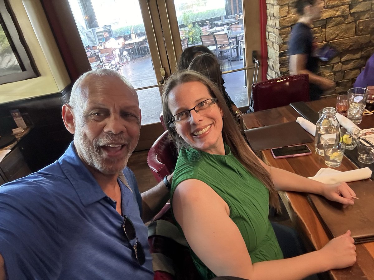 StanNShields's tweet photo. Amazing time at the I-AdMe Powerhouse monthly happy hour! Thrilled to meet my new buddy, Julianna. Networking and making meaningful connections is what it's all about. 🤝 Inspired by the incredible people I meet! #Networking #HappyHour #NewFriends https://t.co/s6cBCnNVfK