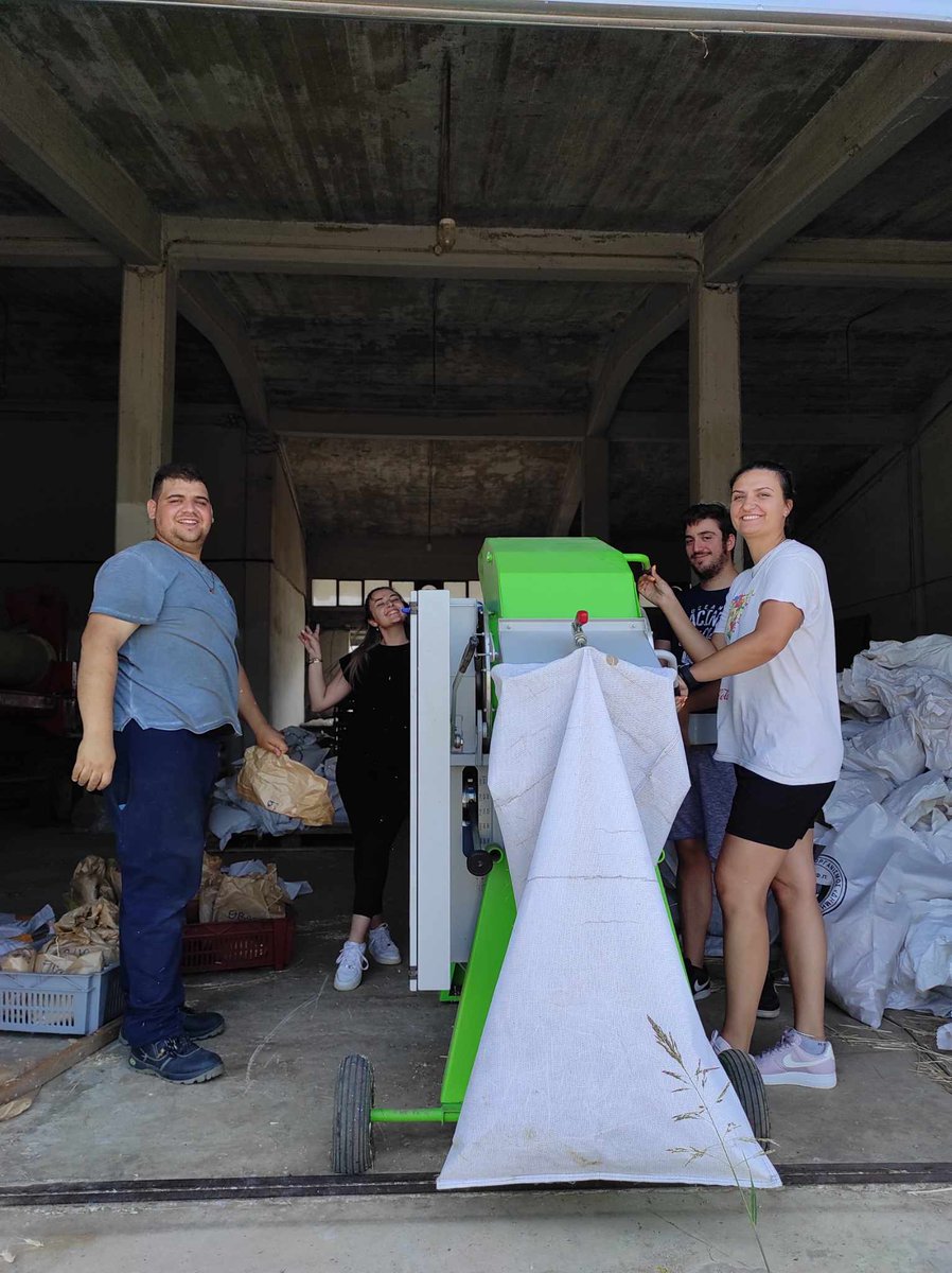 GIAP_ICAC's tweet photo. The harvest season has started in our DarkAegean experimental fields and the greenhouse cereals are already collected!
@ICAC_cat #somCerca https://t.co/TkOAx9GGGZ