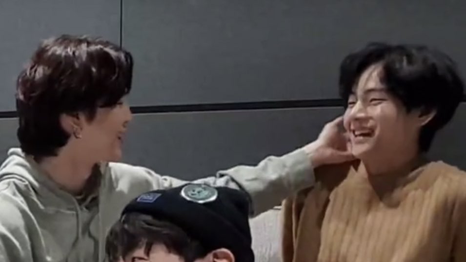 vmintine's tweet photo. some things never change https://t.co/n50FITXZFq