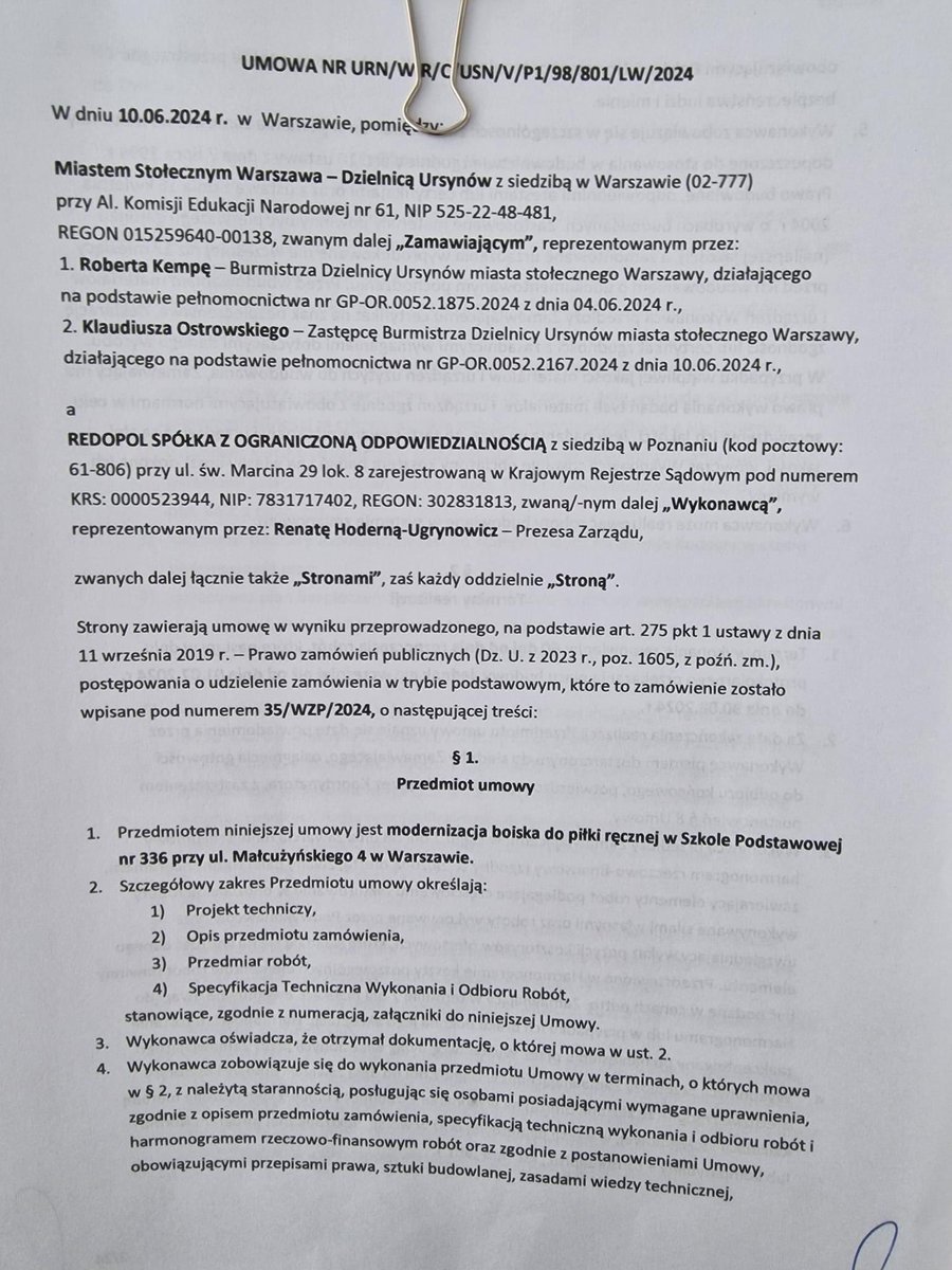 MiastoUrsynow's tweet image. Dzielnica @ursynowpl podpisała umowę na modernizację boiska do piłki ręcznej w SP336 przy #Małcużynskiego. Prace mają być realizowane w wakacje via @RobertKempa75