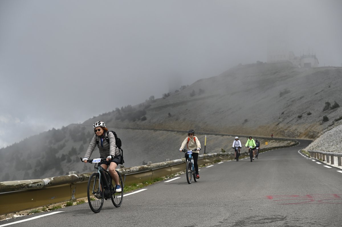 Mesdames, engagez-vous contre le #cancerdelaprostate ! En 2023, 80 femmes étaient sur la ligne de départ lors de notre événement #RoulonsContreLeCancer pour l'ascension du mont Ventoux. 

Nous vous attendons encore + nombreuses le 7/12 ! Inscrivez-vous ➡️ bit.ly/4azPSGw