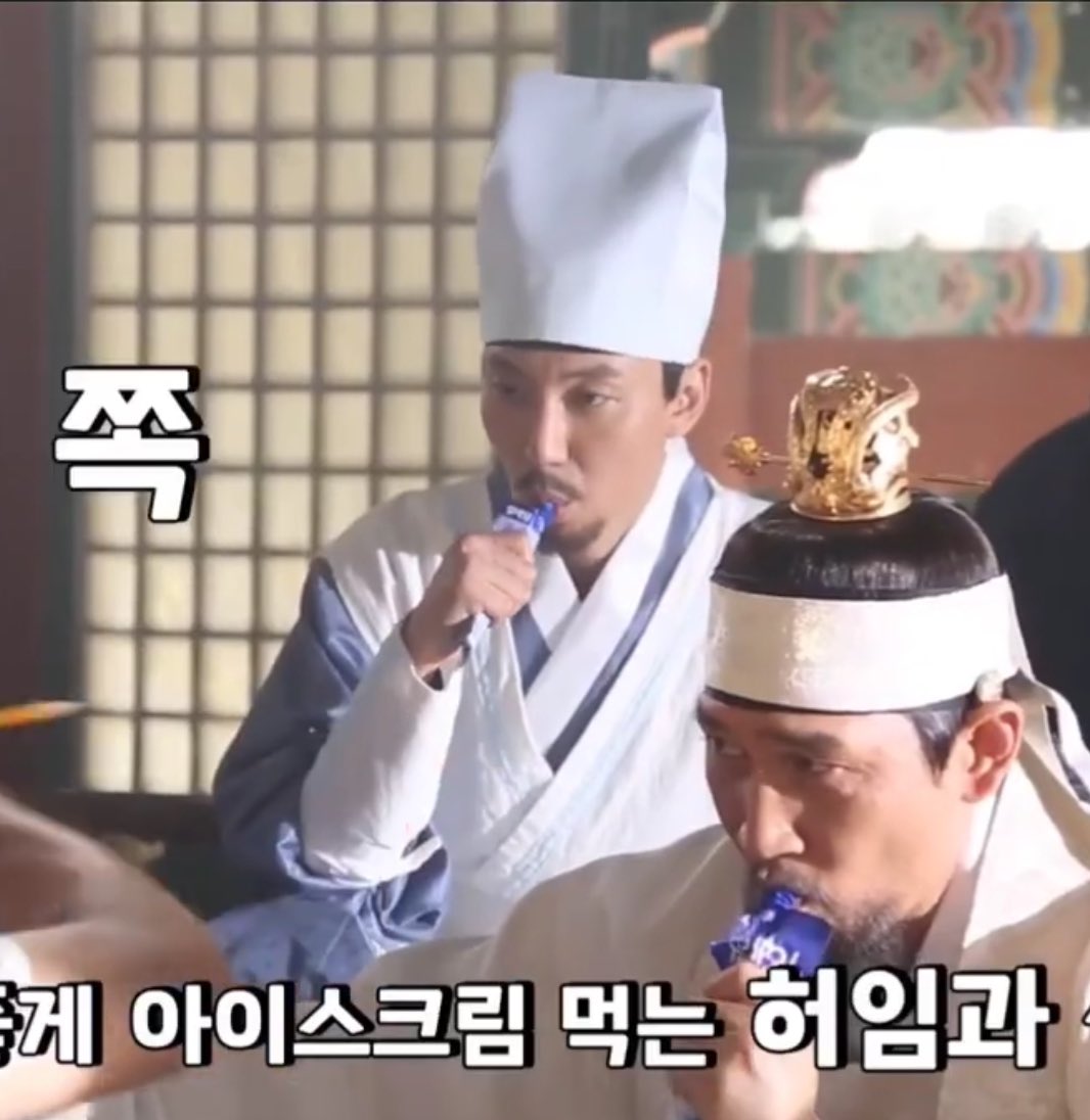 jeeguu_ya's tweet photo. 더운데 낭길이 아이스크림 먹으면서 일 해 🍦 https://t.co/hK1Z8VHY08