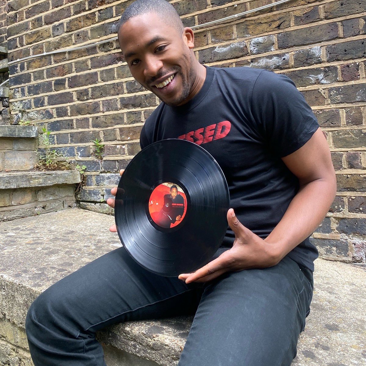 JamesMassiah's tweet image. True Romance is out now: lnk.to/JMTrueRomance