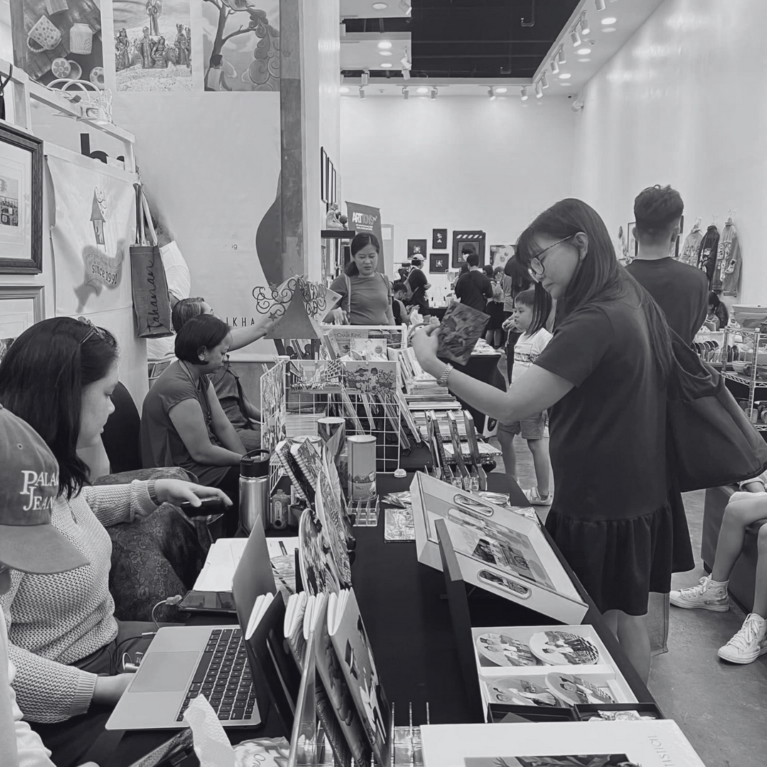 Rare footage of pre-colonial Filipinos exercising trade for arts and crafts ✨🇵🇭 #RP612fic

- - -
#Likhaan #LikhaanPH #ArtPH