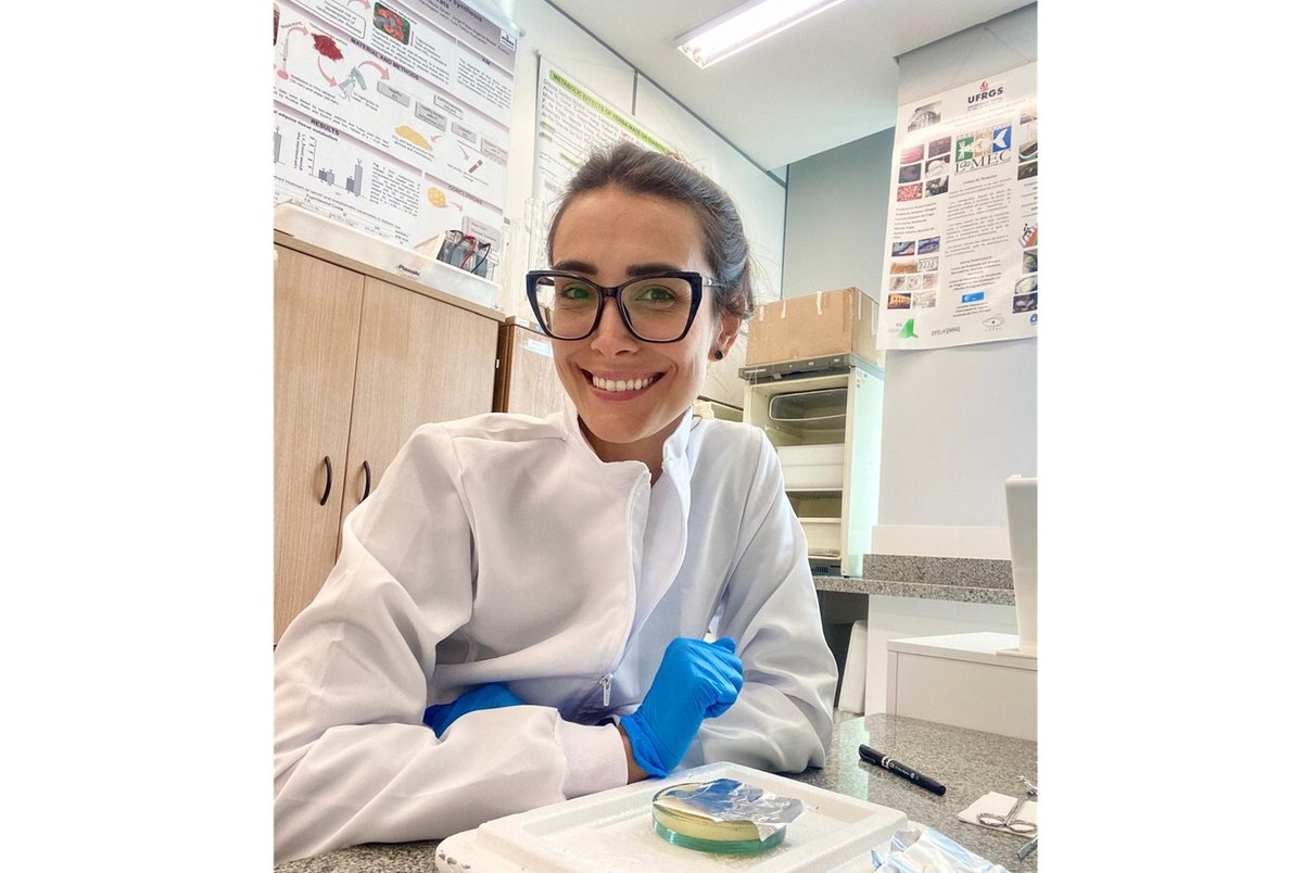 In her ECRSpotlight <a href="/marjoamaral/">Marjoriane de Amaral</a> discusses how she knew from an early age that she wanted to become a biologist, the challenges of working with wildlife, where her scientific journey is taking her next &amp; why frogs are her favourite animal

journals.biologists.com/jeb/article/22…