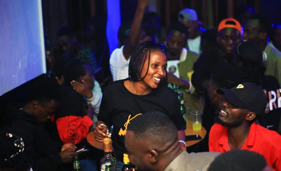 PetalUg01's tweet photo. Mbarara is not only for HIV but also the land of parties ,kwegamba everyday is a party day ?🥳✨️🔥 All roads to @DeLuxeBarGrill tonight for #AfterWorkChill https://t.co/L23BD5y70z