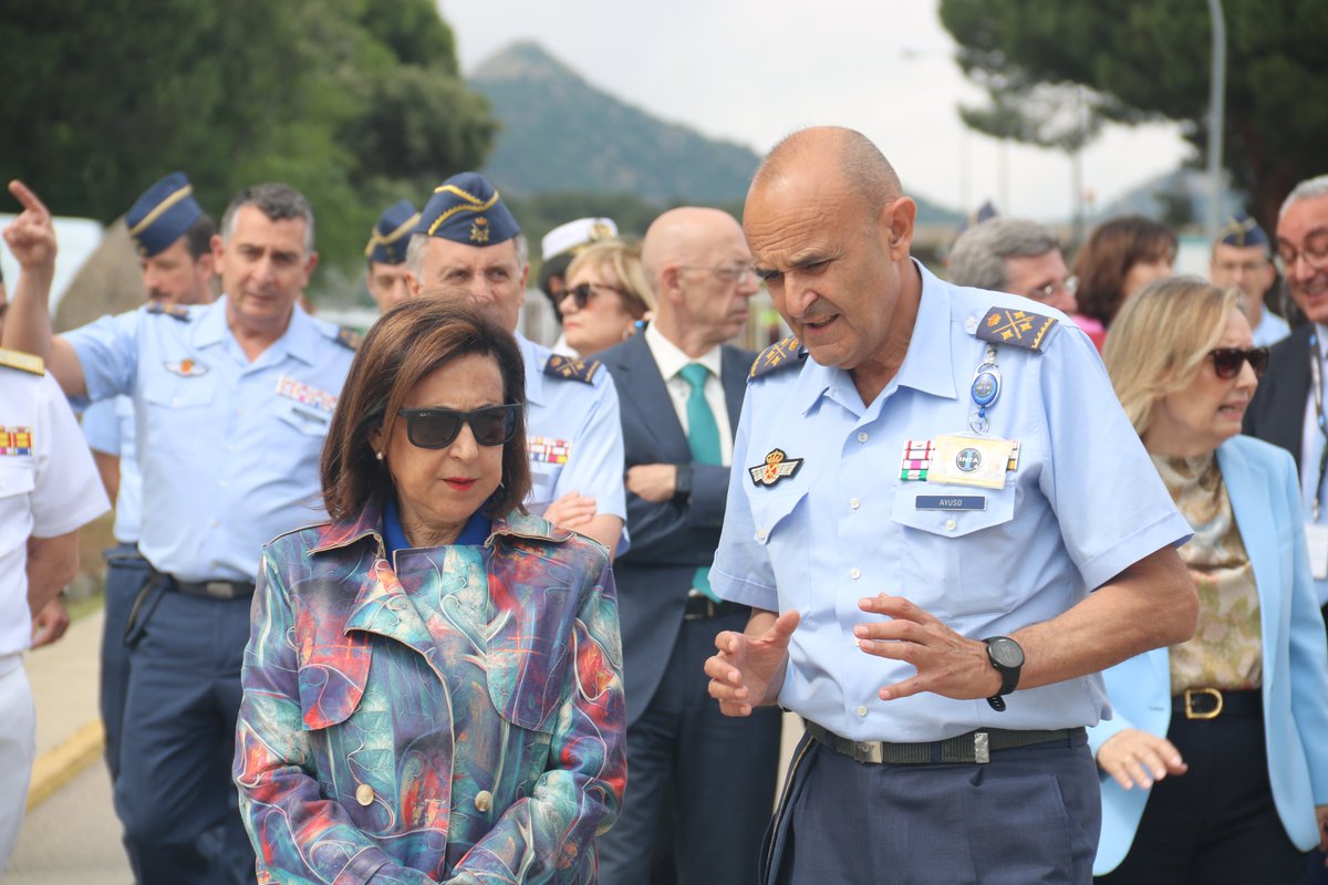 ¡60 años de cooperación espacial entre 🇪🇸 y 🇺🇸! La ministra ha agradecido el gran trabajo de
<a href="/intaespana/">INTA</a> , durante la renovación del Acuerdo de Cooperación Científica que permite a la
<a href="/NASA/">NASA</a> el uso de la estación de seguimiento en #RobledoDeChavela