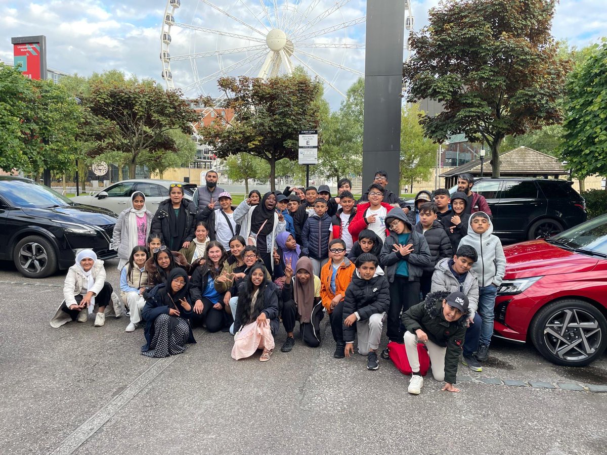 IramFaz's tweet photo. Day 1 of y6 #residential @YHAChester
#makingmemories #friends #socialtime #thrill #Liverpool
@FevershamSchool
@AETAcademies @chrisdysonHT https://t.co/kziDfY9Y6n
