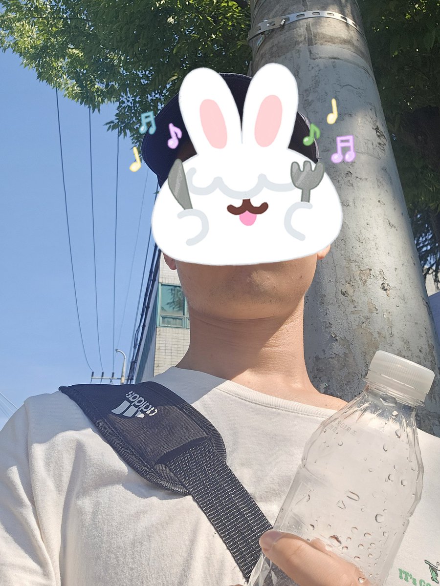 wolf_BNA's tweet photo. 고등학생 강사 쉽지 않구만..
물 다 마심 https://t.co/HLhaQWD9Sp