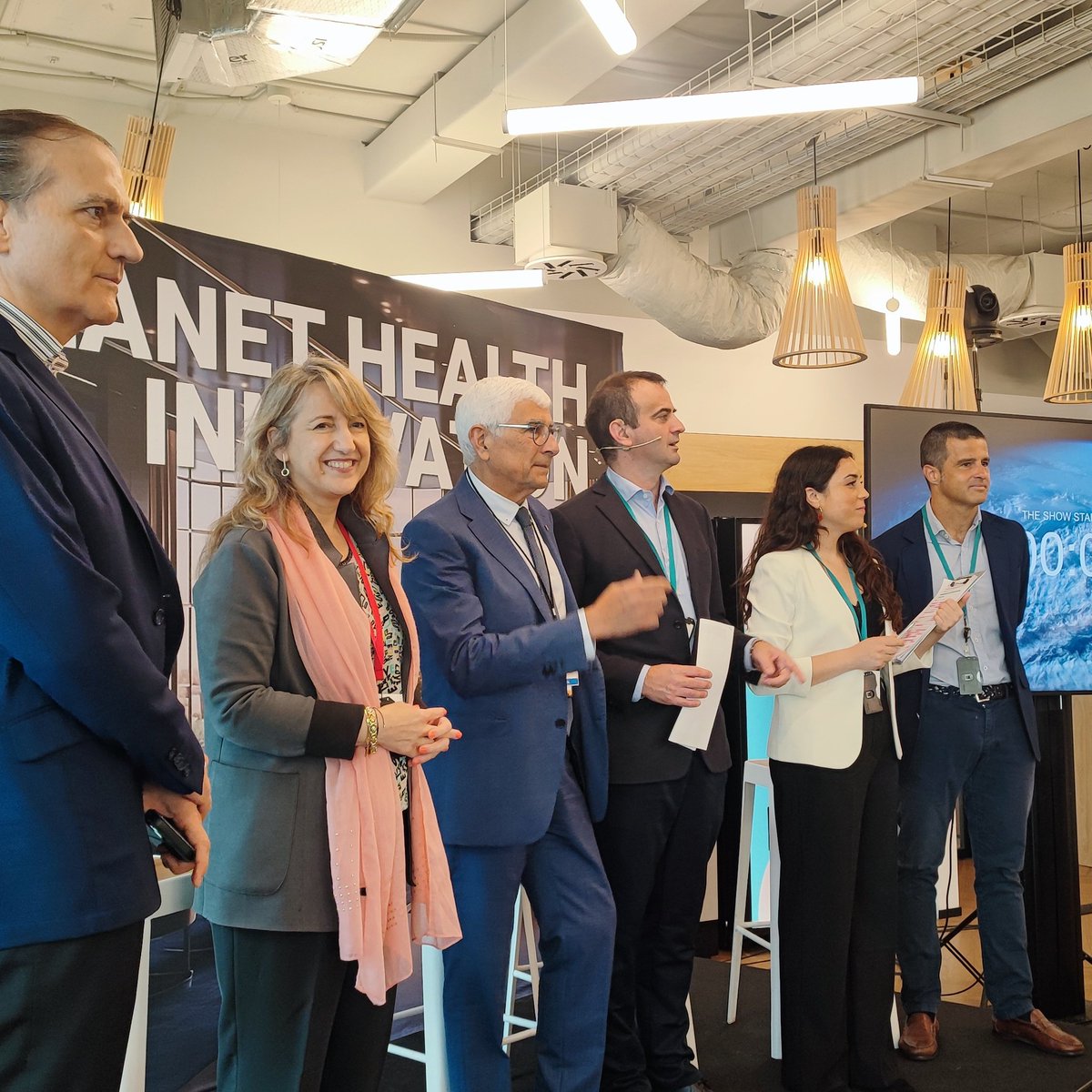 Now starts #planethealthinnovation Thanks a lot to <a href="/JordiSwiss/">Jordi Serrano Pons</a> for the organization of the 1st event in Barcelona.