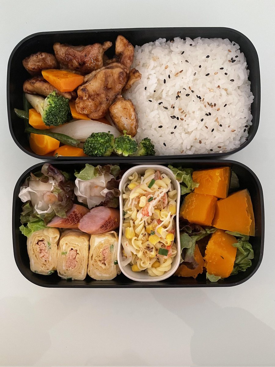 eatdrink75's tweet photo. 🍚 🌾 🍛 The best lunch in the world is a bento box prepared with mommy love. Am I right?

#Japanesefood #bento #bentobox #lunchbox #obento #lunch #instafood #homemade #delicious #foodporn #yummy #foodie #bentoart #homecooking #MomsCooking https://t.co/bApkXkBUlh