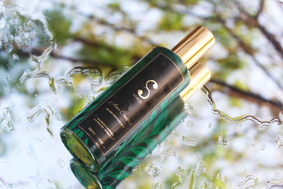 SimreeCosmetics's tweet photo. It is like a light mist that contains nutrientrich elements such as botanical extracts, hyaluronic acid, and natural oils. Ever spritz a face mist and get a combination of cool and refreshing feeling within just a few pumps and that is the reason why people love it. #OnTheMist https://t.co/Qq0QTISXWD