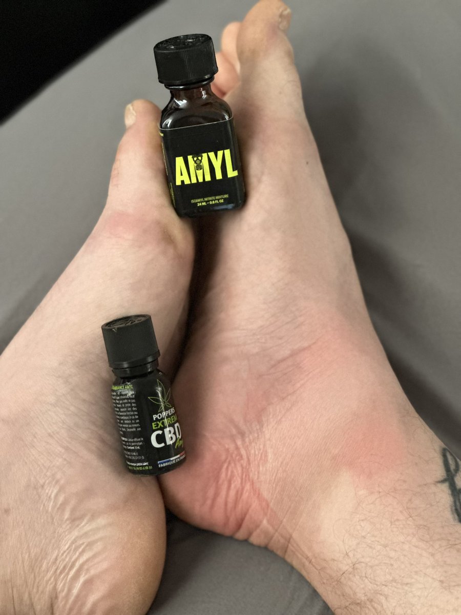 MasterToni88's tweet photo. Sofür die sniffer auch alles vorbereitet 😎😈
Man muss ja alles haben 😎

#sklave #zahlsklave #sockenfetisch #fussfetisch #moneydom #Alpha #loser #moneymaster  #findom #paypig #mastertoni #sneaker https://t.co/zJw490zD2f