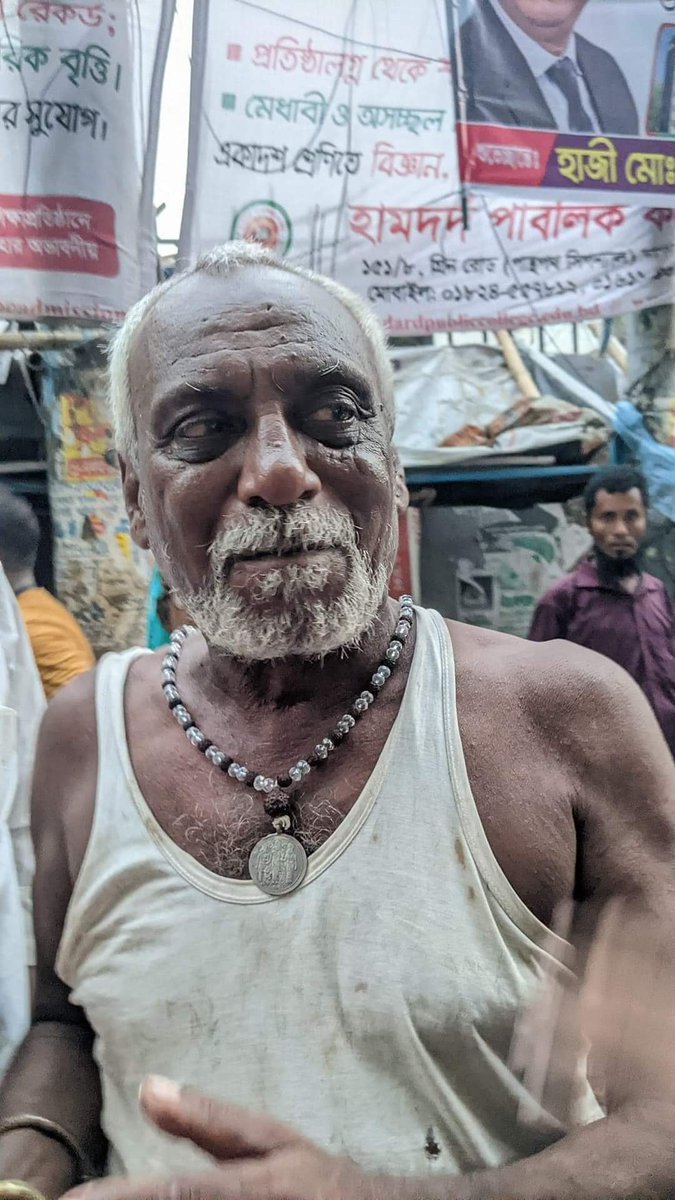 KhatryaH's tweet photo. A 400-year-old Hindu settlement is being demolished without notice. From children to the elderly, all Hindus are now under the open sky. Is the sole objective to persecute and force Hindus out of Bangladesh? #SaveBangladeshiHindus
@palkisu @geertwilderspvv  @RashmiDVS
@AskAnshul https://t.co/TmwTbNZ6np
