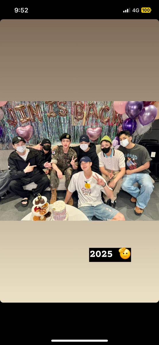 GeepurplesBTS's tweet photo. This… this is what happiness feels like… welcome back seokjin! ❤️ https://t.co/ThOsMnasbM