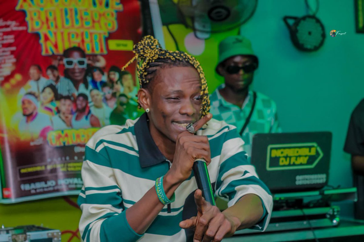AfricanNFTMark1's tweet photo. Our Microphone Ballers 🎤  balling at #XclusiveBallersNight with @Omocashly 
We’re super proud of you, Fam.✌️ ❤️ 

#AfricanNftMarket #Africa #crypto #Music #Nft https://t.co/TvdkWizxJ5