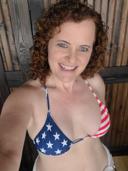 Feeling patriotic at Sunday funday.  I had a wonderful time hanging out with friends and enjoying the<a href="/tag/party"class="tags"><span>#party</span></a><a href="/tag/redhead"class="tags"><span>#redhead</span></a><a href="/tag/sundayfunday"class="tags"><span>#sundayfunday</span></a><a href="/tag/summerfun"class="tags"><span>#summerfun</span></a><a href="/tag/milf"class="tags"><span>#milf</span></a>