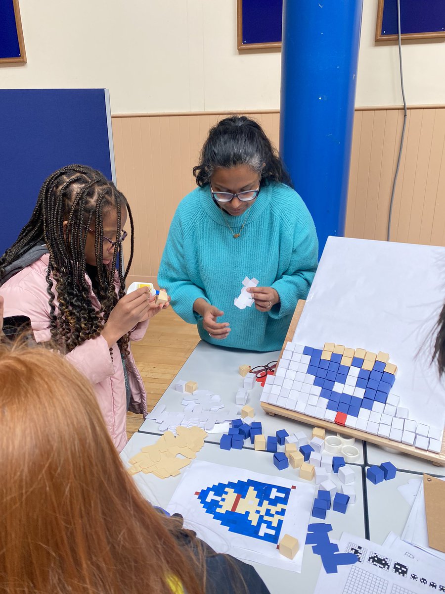 StobswellSTEM's tweet photo. @neondigital always plan such engaging activities for our pupils. Thanks for coming along https://t.co/maQuu8OwJQ