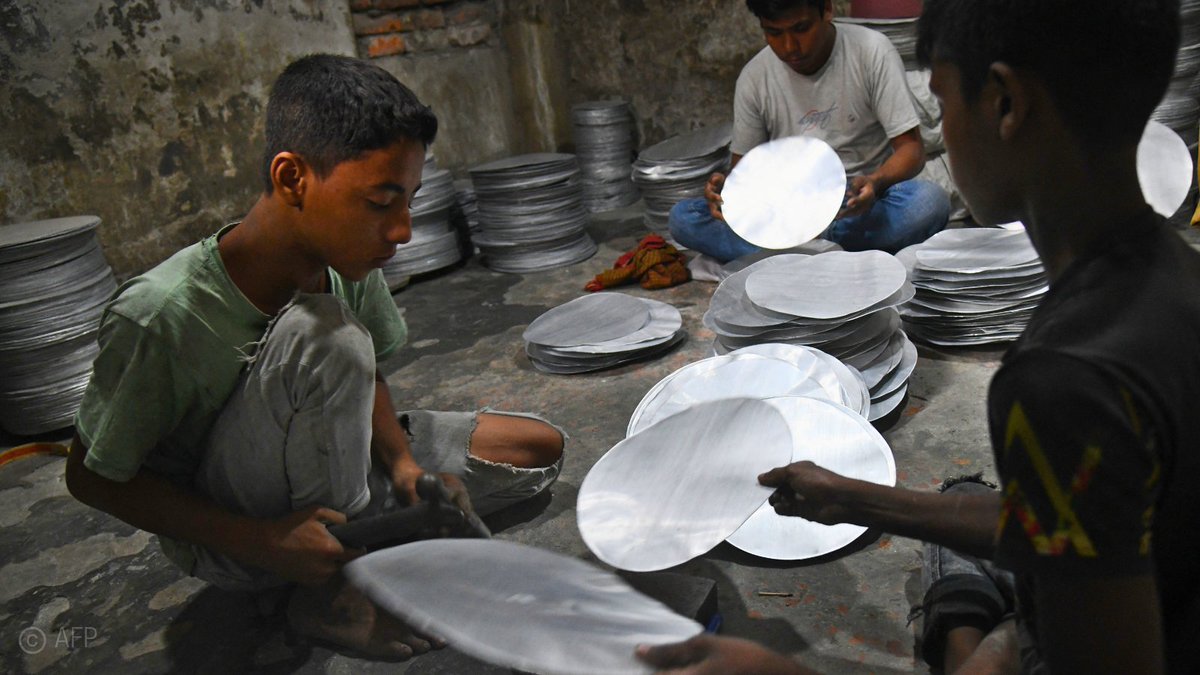 Child labour deprives children of their childhood, education &amp; future.

We won't have peace &amp; prosperity until we prioritise children's safety.

Govt's must enforce strict regulations, ensure access to education, social protection &amp; economic support to families &amp; #EndChildLabour.