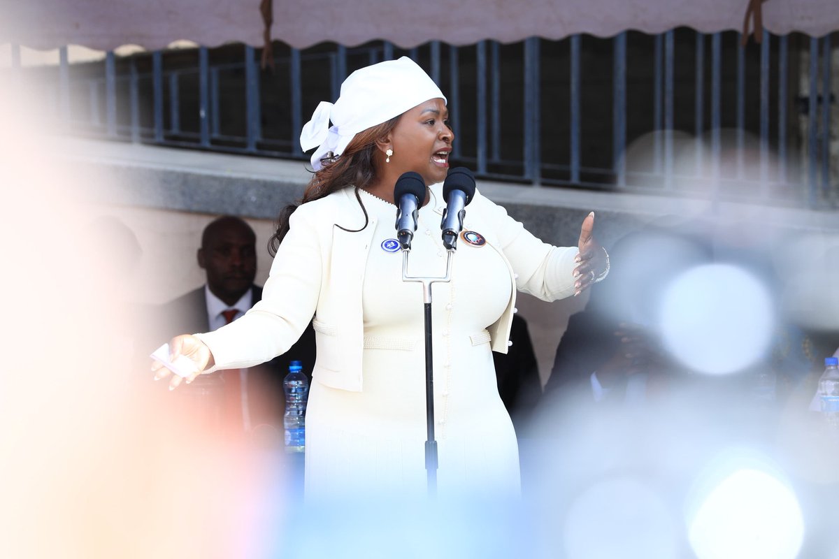 The Constitution of Kenya states that every person has the right to a clean and healthy environment.  Governor Wavinya Ndeti is committed to ensuring Machakos is clean. #SafishaMachakosProgram