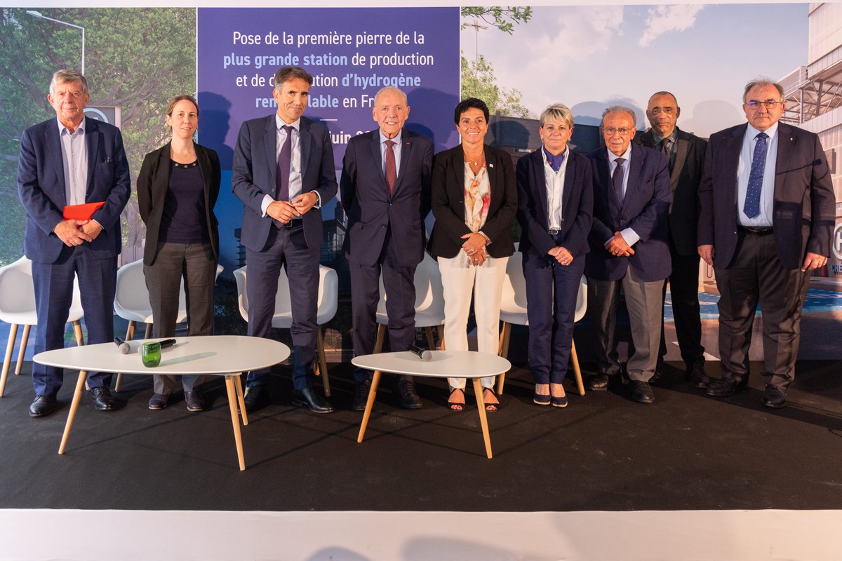 .@SUEZ produira avec ses partenaires 1 puis jusqu’à 2 tonnes d’hydrogène renouvelable / jour distribué aux acteurs de la mobilité verte du Val-de-Marne. Un projet référence qui contribuera à la transition énergétique du territoire.