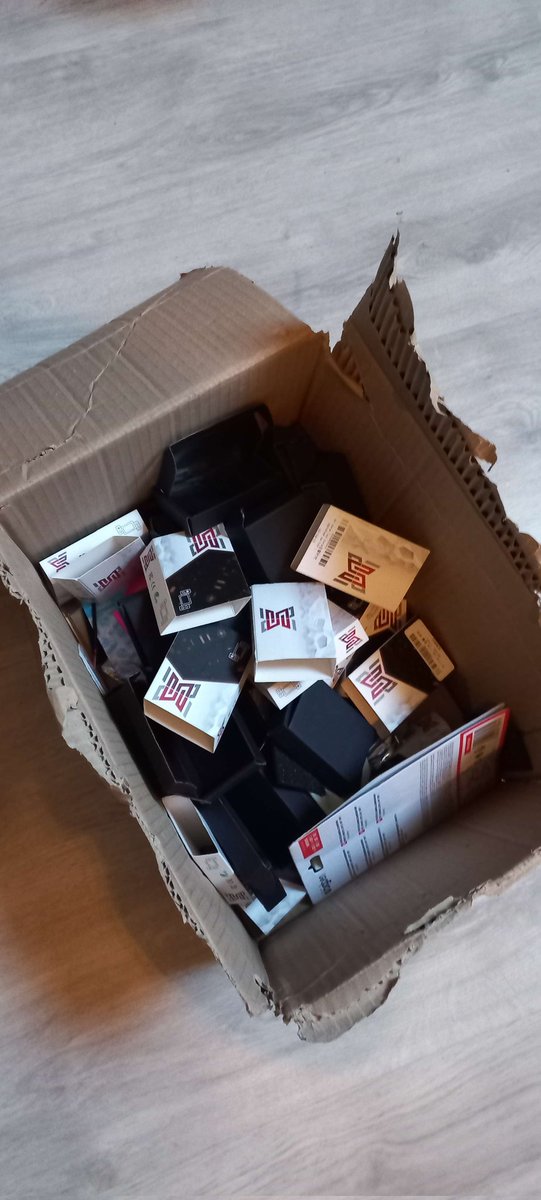 JethronicS tweet media