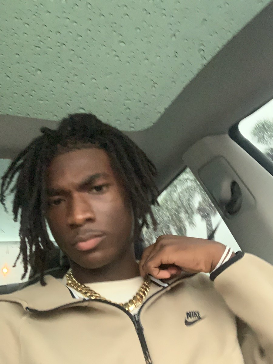 ima3starbro's tweet photo. Young broke nigga https://t.co/7wurekaUqg