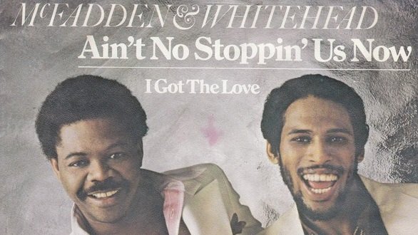 Bob_P_DJ's tweet photo. Greetings Music Lovers!
#LIVE on @BigglesFM tonight from 19.00 BST:
19.00: #OtherVersionChallenge Ain't No Stoppin' Us Now + 1988 #HitsAndHeadlines
20.00: #3From1 by Showaddywaddy + #ClassicAlbum Avalon by Roxy Music
21.00: FGTH remixes hour!
Listen live: https://t.co/UFHGgNE0Vd https://t.co/RTgUeGkbRk