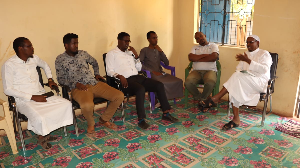 HIWYA_Mandera's tweet photo. Hosted interactive media cafe session where journalists received specialised training on the complexities and sensitivity of reporting on FGM. Media houses were encouraged to establish regular reporting focused on FGM, ensuring ongoing coverage and heightened public awareness. https://t.co/XEdJP2qjgM