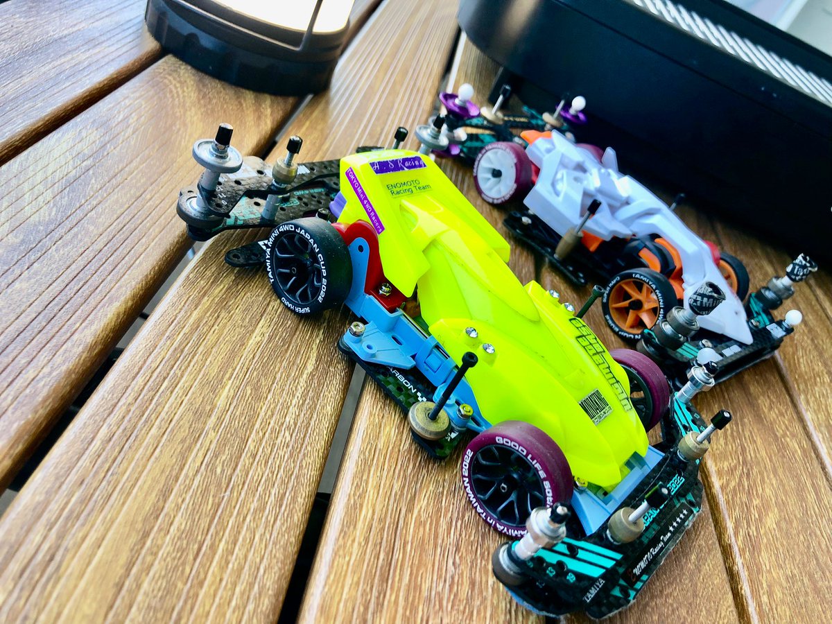 Ichisake12's tweet photo. 久しぶりに2台ともメンテ！
やっぱりミニ四駆はイイ〜
#ミニ四駆 #bmax #vzシャーシ #fmaシャーシ #ロードスピリット #マッハフレーム #メンテナンス #タミヤ #tamiya #mini4wd https://t.co/7WI3Eg9mNk