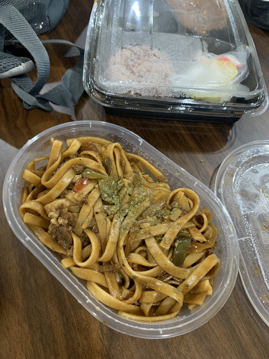 maulanafikri455's tweet photo. yang bener aja di jakarta masih ada makanan kayak gini satunya cuman 10rb, 

spill tempatnya ga nih 😅 https://t.co/SHz8uu6D9c