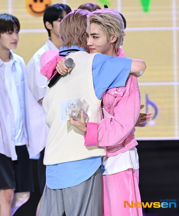 XIAOKUN 😭